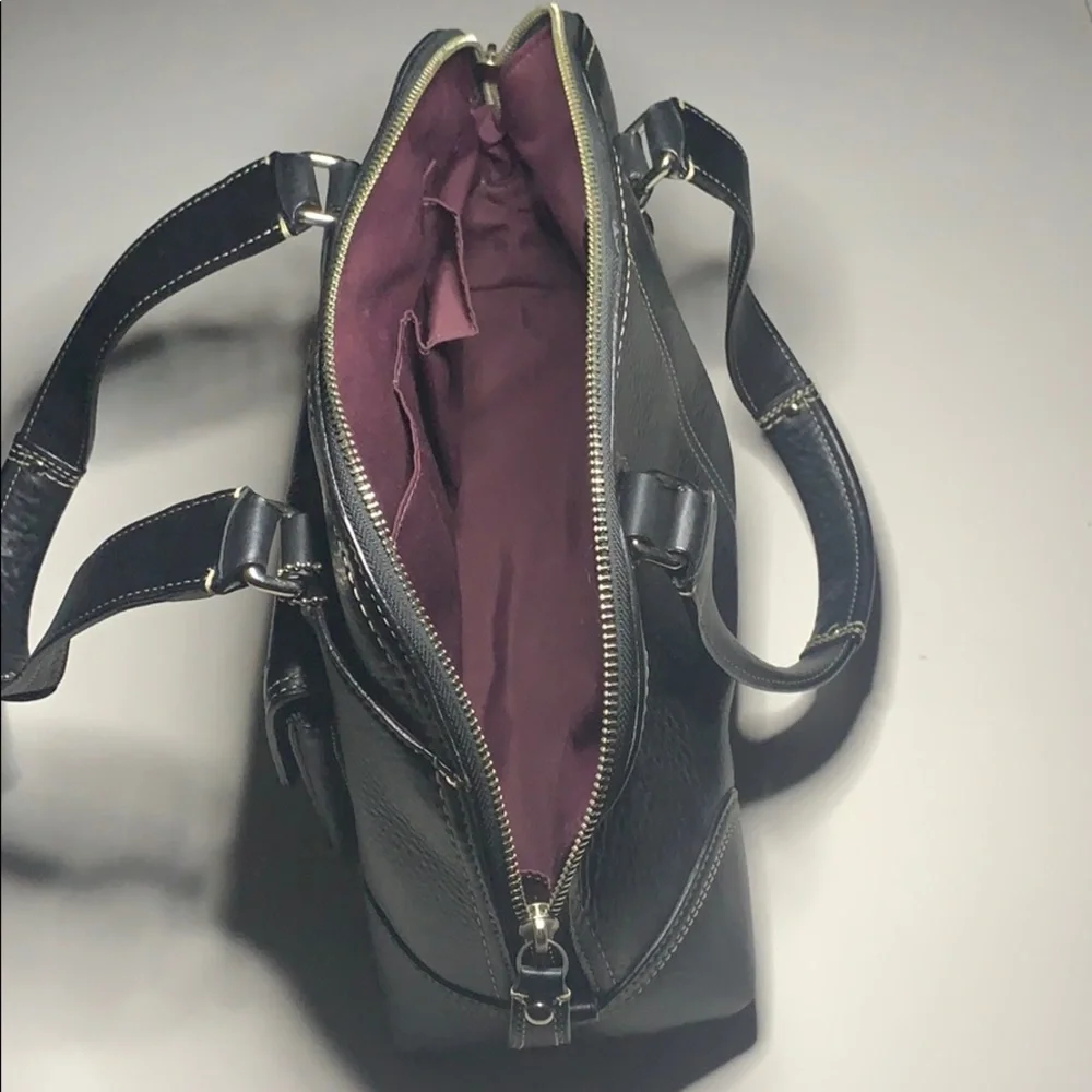 Coach- Black Pebbled Leather Hampton Doc. Satchel
